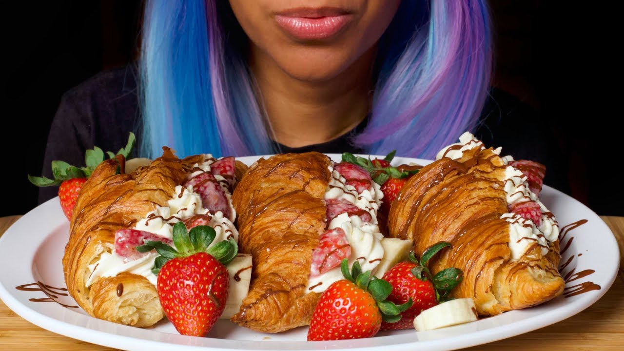 STRAWBERRY & CREAM CROISSANTS | SATISFYING ASMR MUKBANG