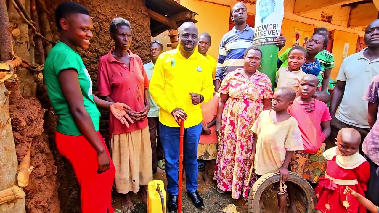 Hon.Biara delivers taps for the tapped water initiative 