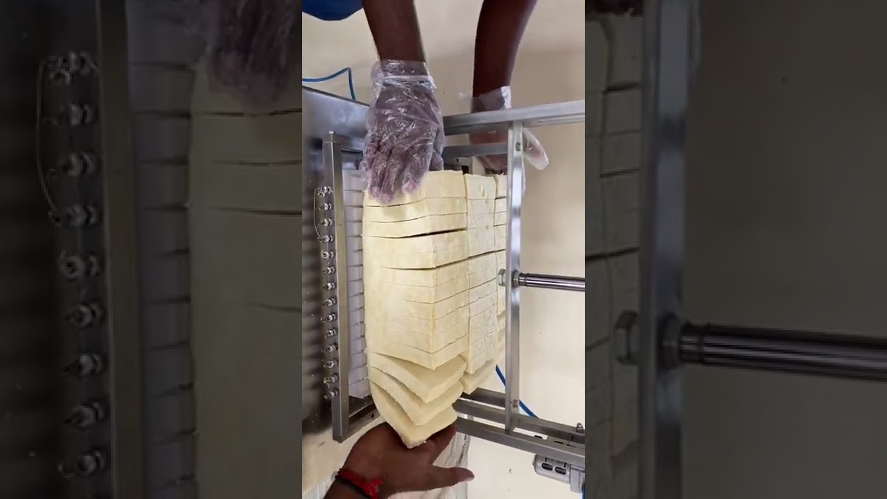 Paneer cutting machine