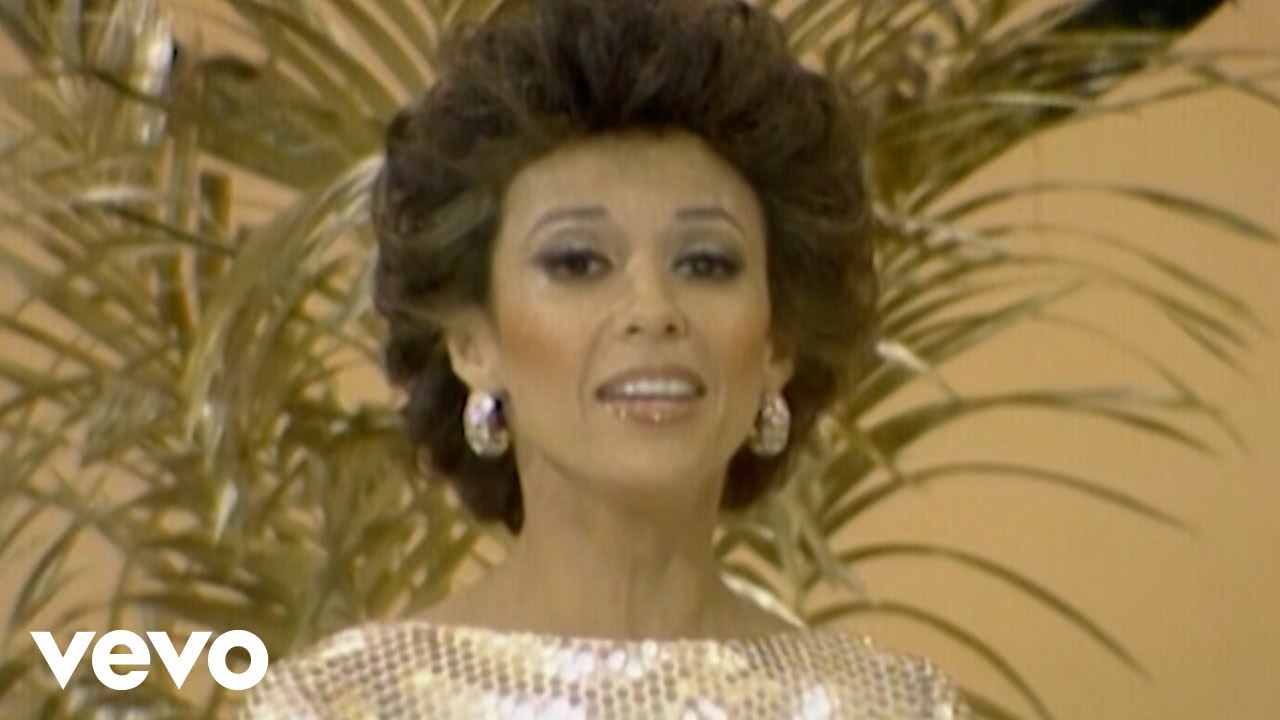 Rita Moreno - Some Cats Know (Live)