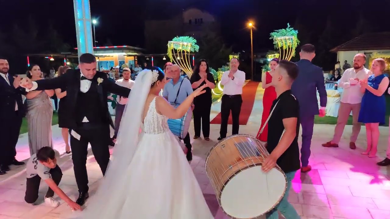 DEMİRCİ'de Aysel Anıl Cem Sıvacı çiftinin düğün töreninden görüntüler