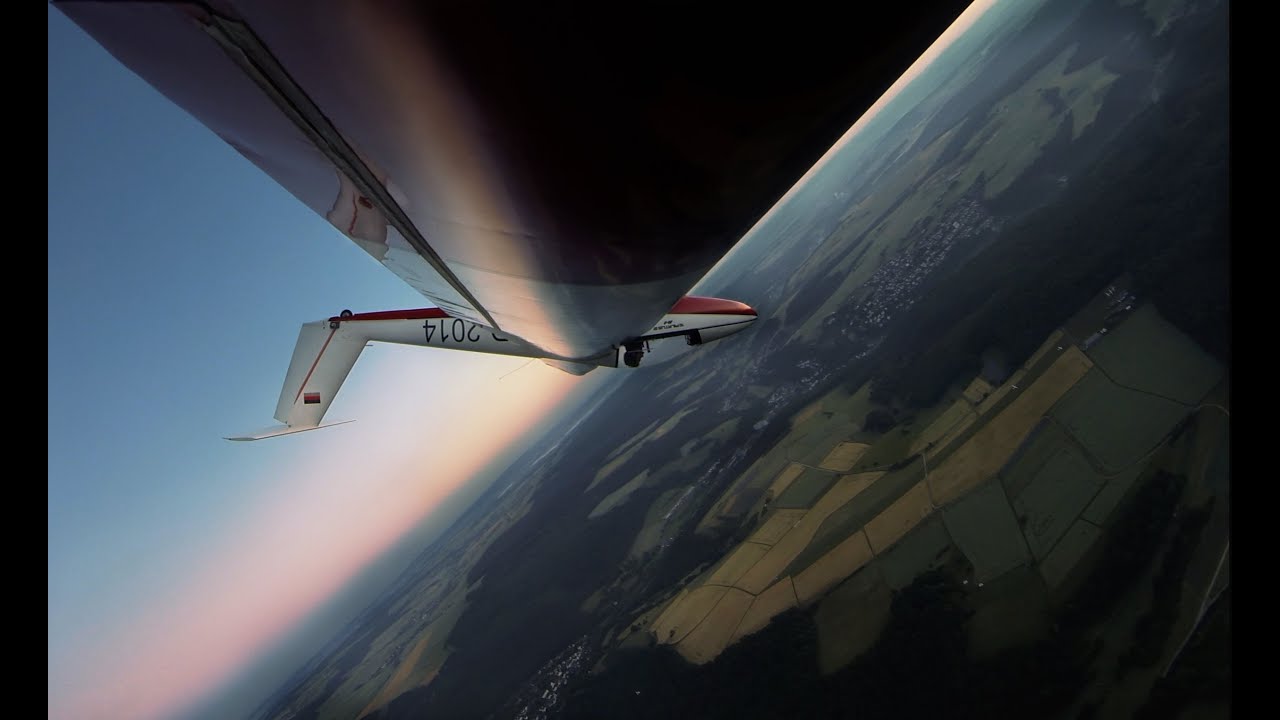 Kunstflug im Sonnenaufgang Pilatus B4 PC-11 AF aerobatics