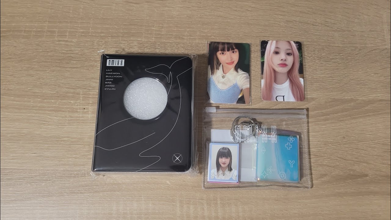 Unboxing NMIXX 1st Official Merchandise😍🤍