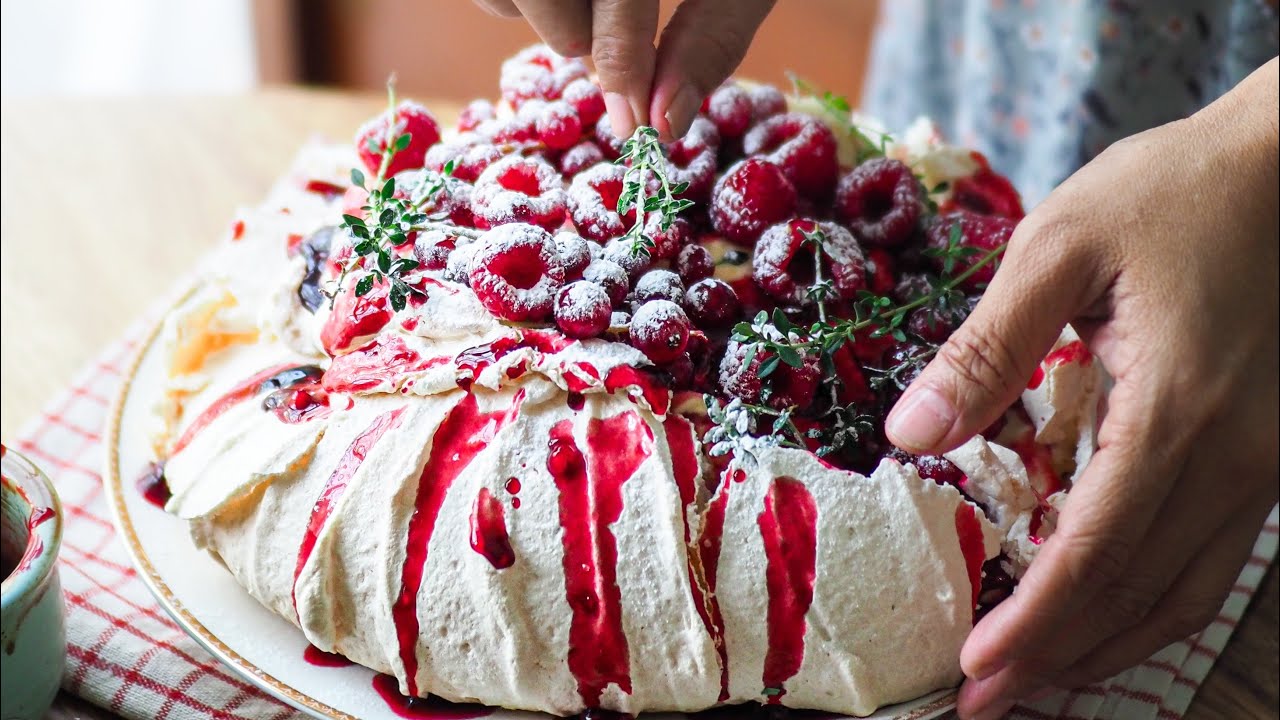 Finally made my first pavlova 😍❄️🎄