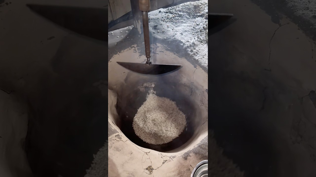 Amazing Puffed rice frying using Analogue machine. 😱🔥 #viral #fbreel #fyp