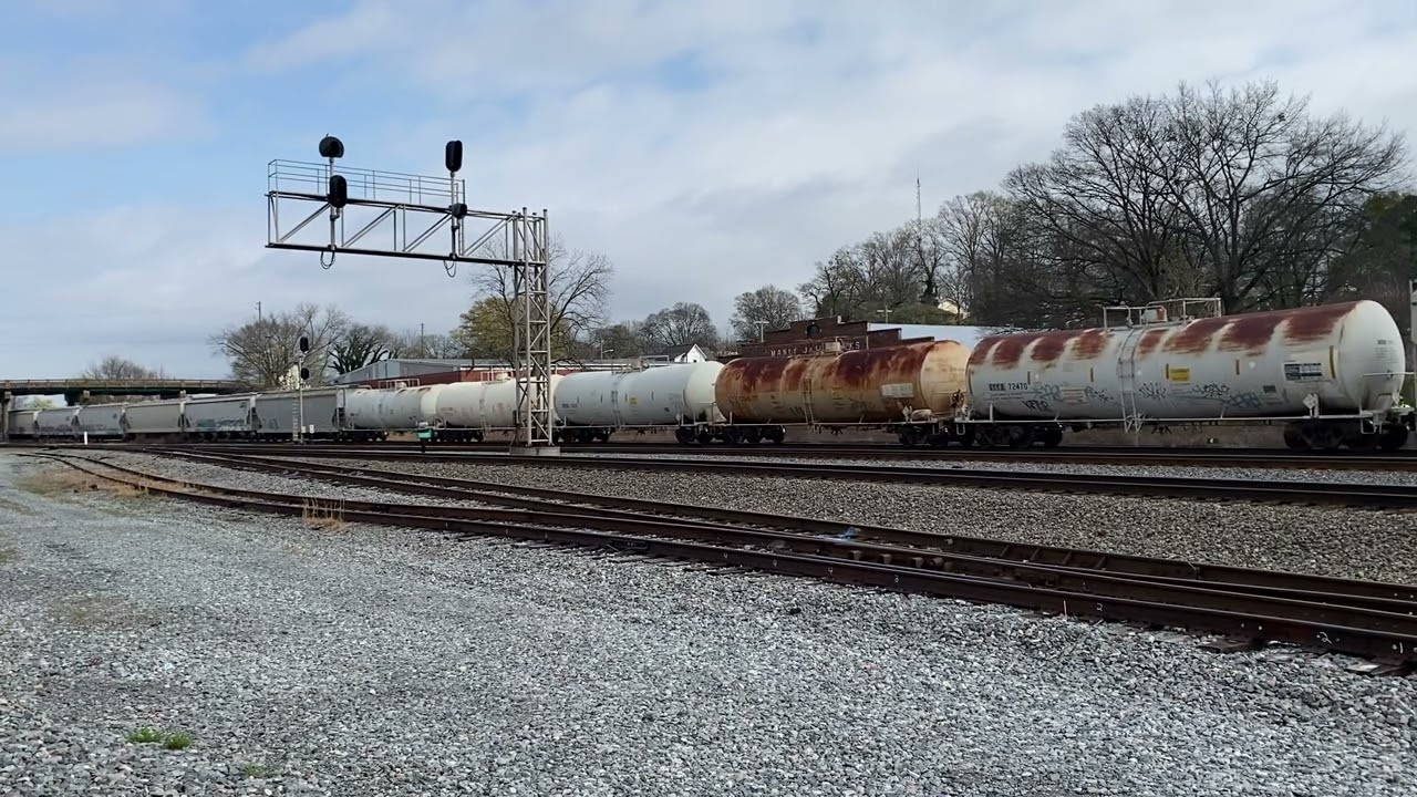 CSX Pulls Into Yard