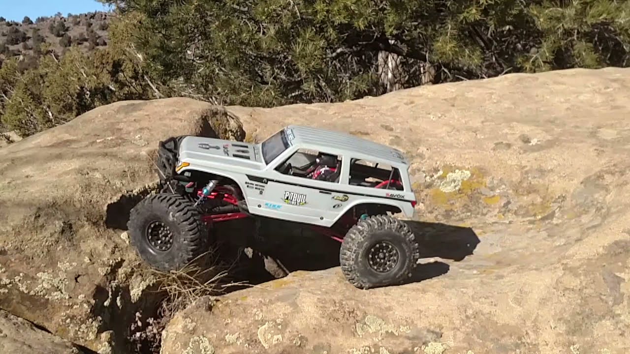 Axial Capra making the Axial Wraith Spawn work for It!!!