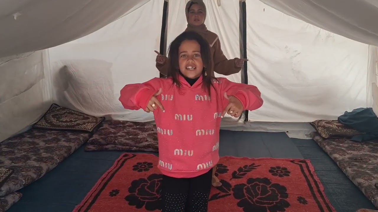 صلو على الحبيب وعلقو لعلى الله يجزيكم الجنه وبارك الله فيكم جميعا لا تتركونا لوحدنا 