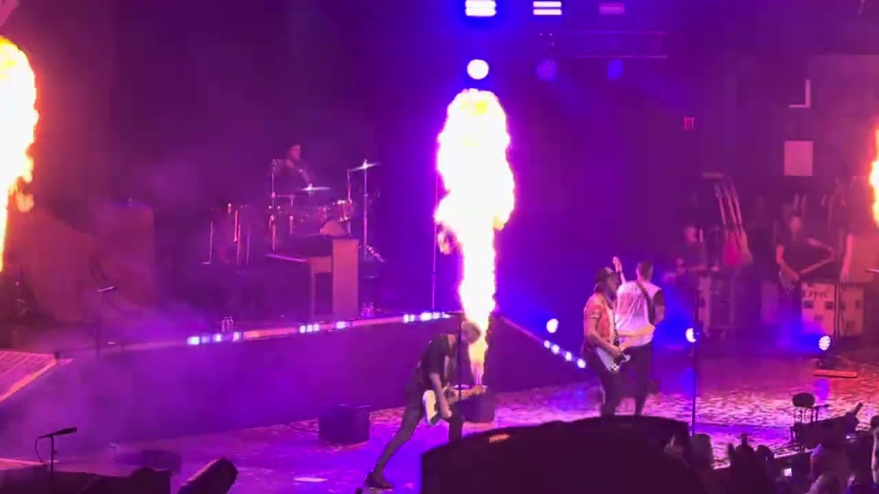 Weightless by All Time Low Live at Merriweather Post Pavilion