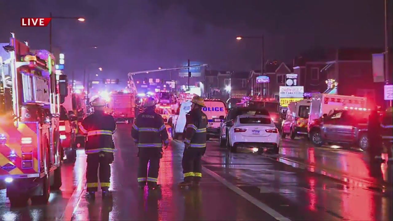 A small plane has crashed in Philadelphia, Pennsylvania governor says