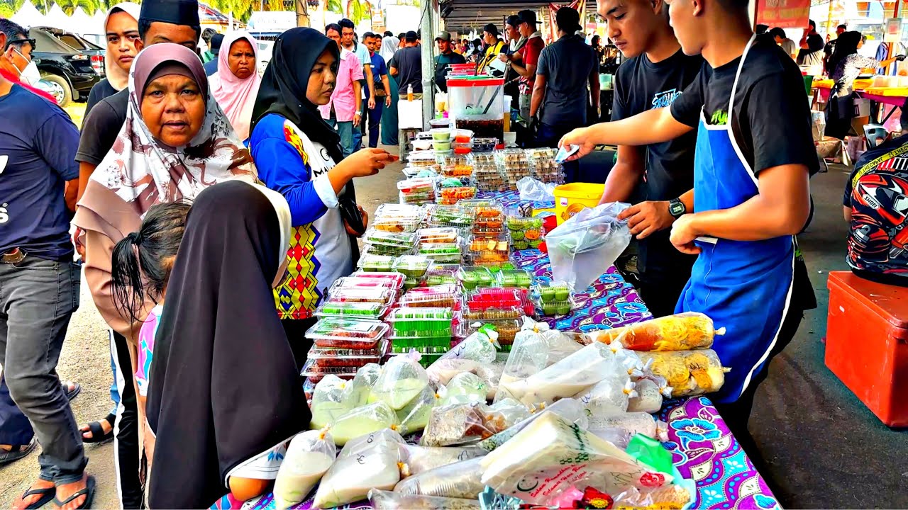 Bazar Ramadan Besut TERENGGANU - Kampung Raja 2024 | Malaysia Iftar Bazar Tour #food #ramadanbazar