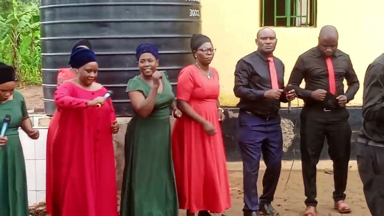 Chorale karumeri mundirimbo nziza bati kwizere 