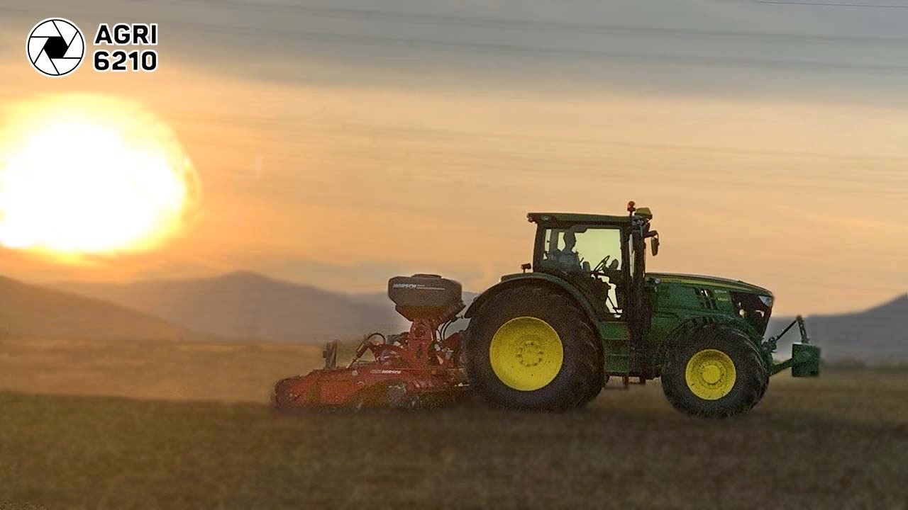 Joker 5 CT Horsch avec un John Deere 6210
