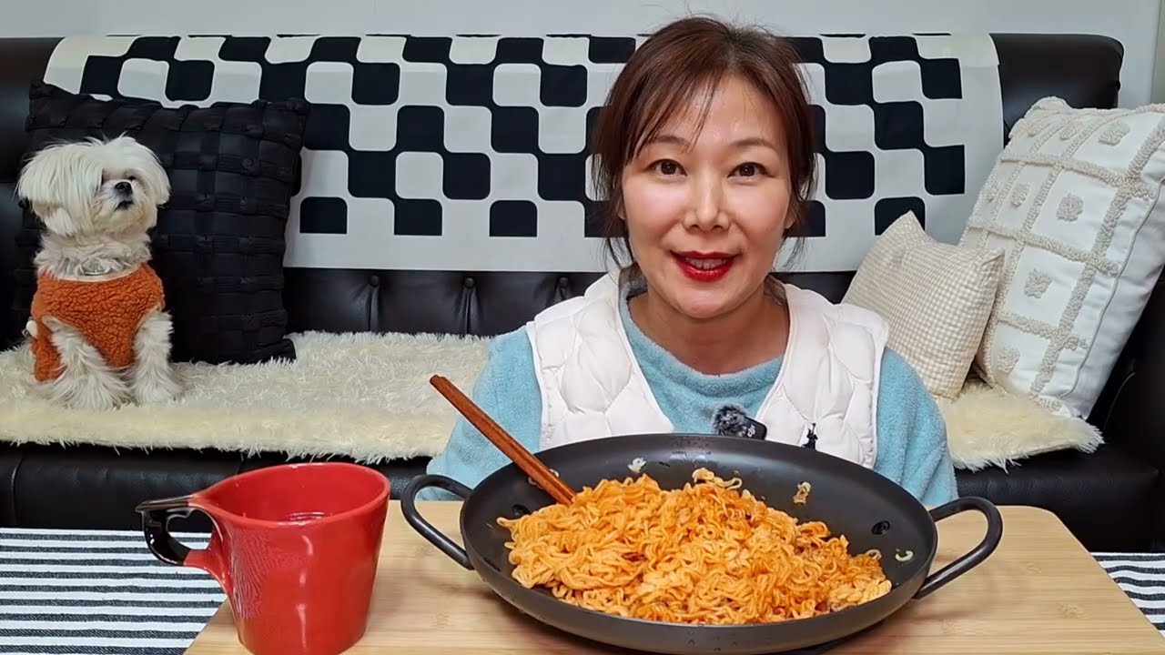 편안하게 먹는 오랜만의 먹방, 진비빔면 🍜 A Calm Mukbang After a While | Jin Bibimmyeon 🍜