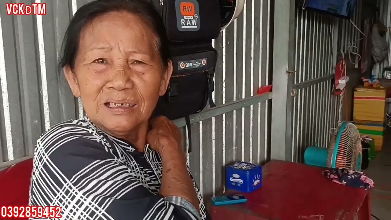 Em Loan hôm nay trao hết tiền của cậu Tám lại cho cậu Tám vì lý do gì