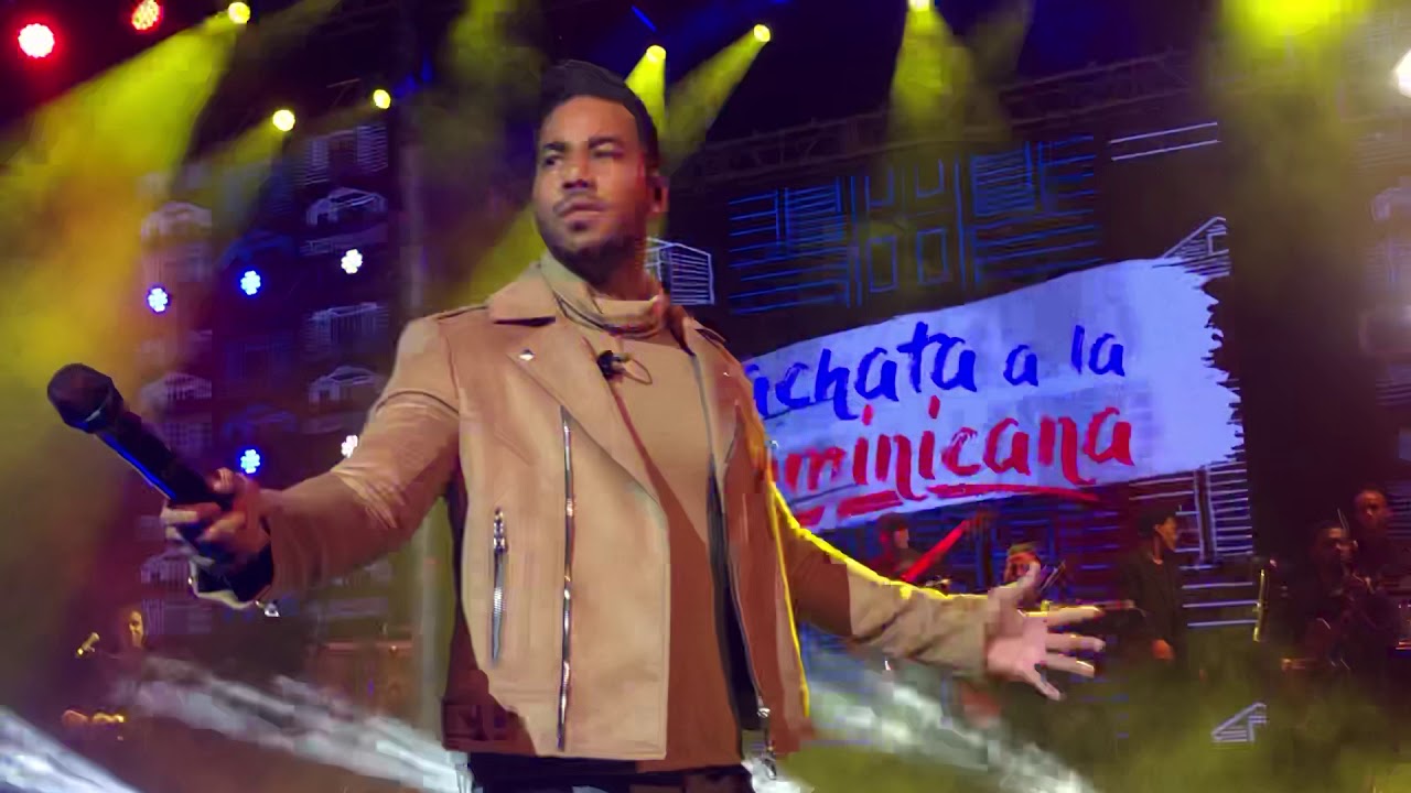 Romeo Santos y RAulin Rodríguez en la celebración del 30 aniversario de carrera del intérprete de Ne