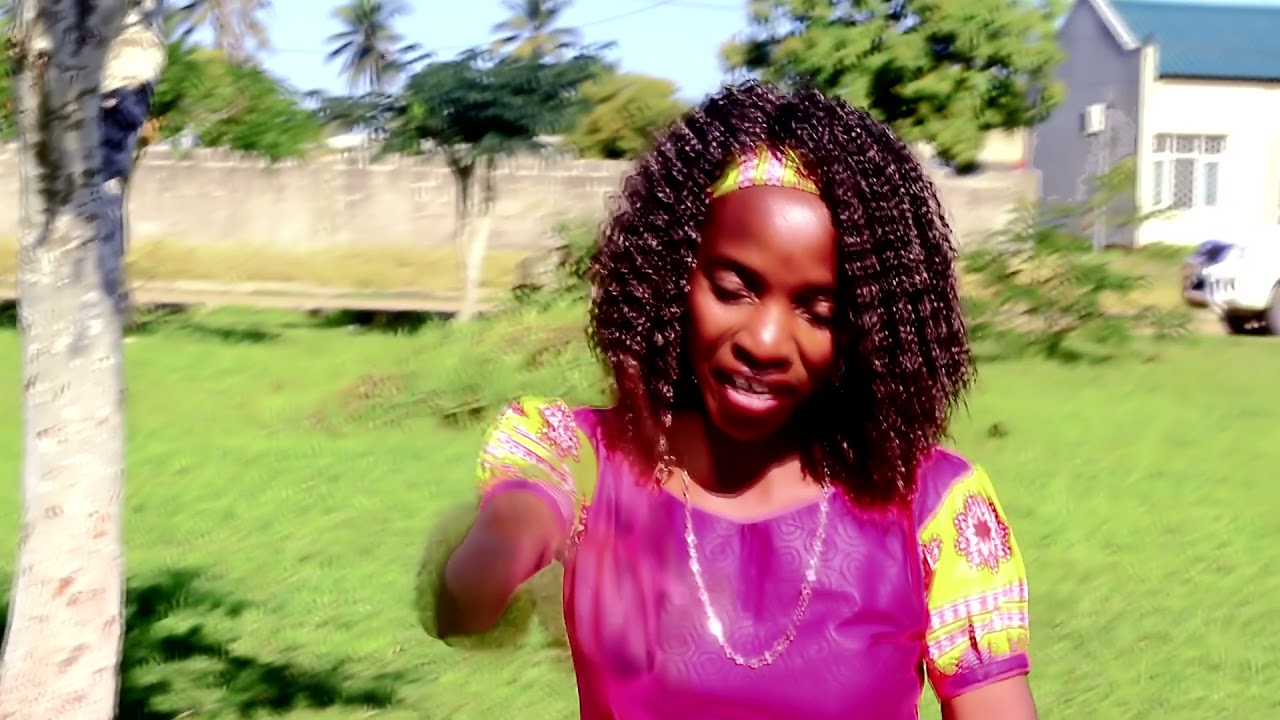 Irmao Farias ft. Mae Meliza - Mbacuzuwe (Video Oficial)