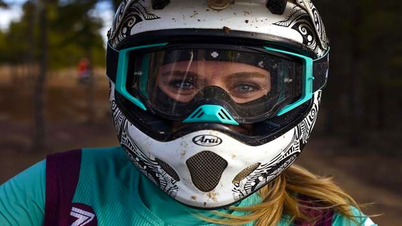 Dirt Bike Girls | Beautiful Girls in Dirt Sport [HD]