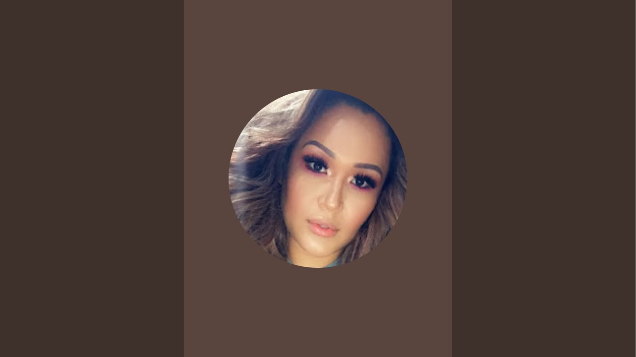 Gia Farré is live!