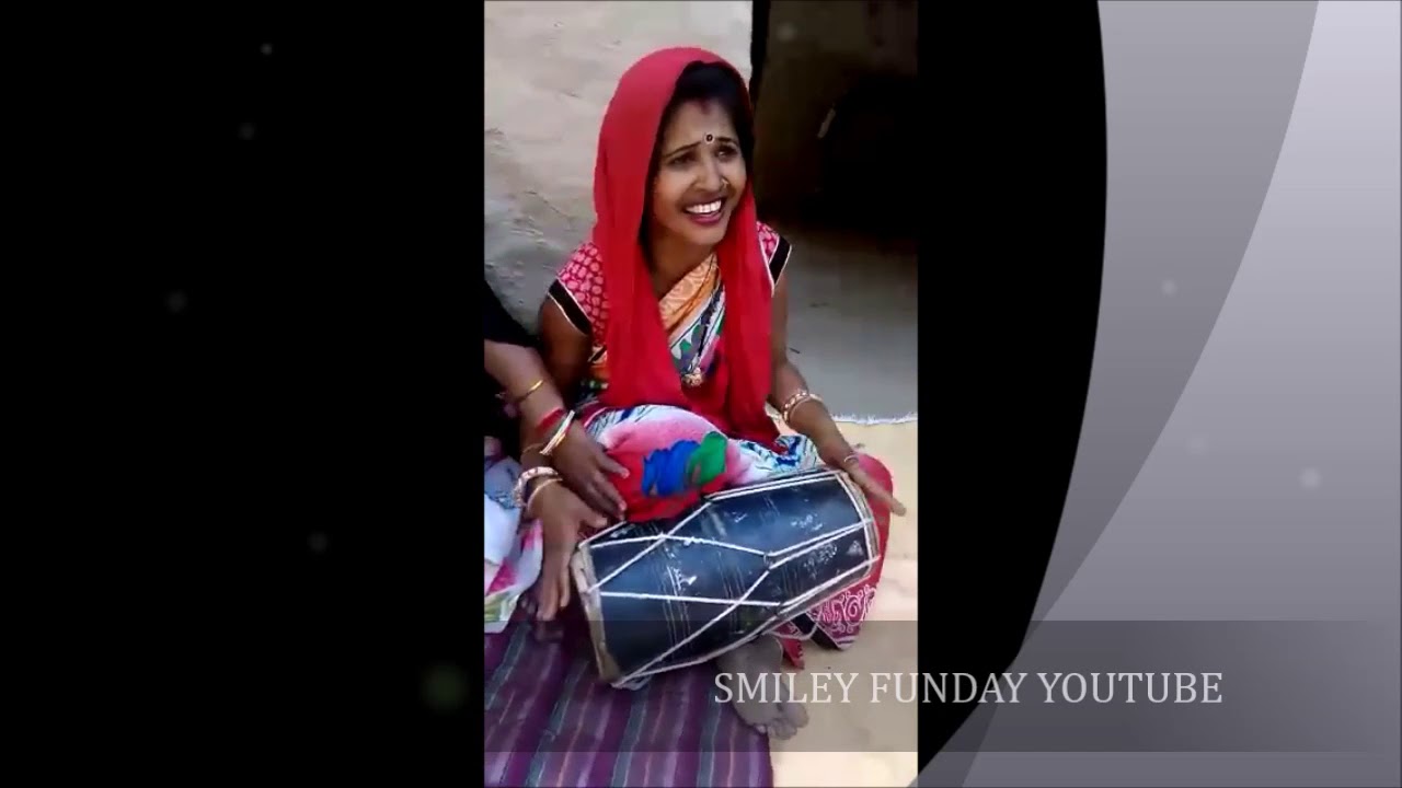 Street singer desi bhabhi sing beautiful song