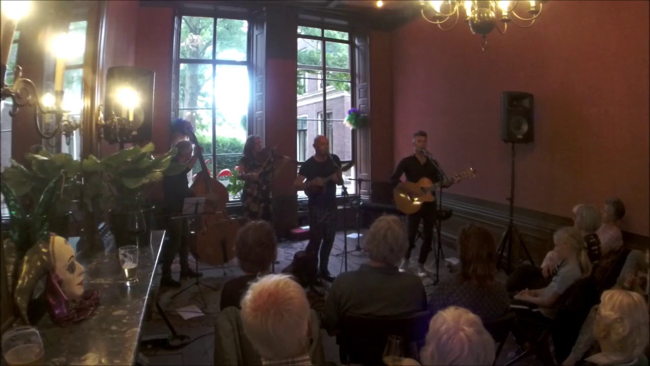 rattlesnakes  (Lloyd cole & the commotions cover)