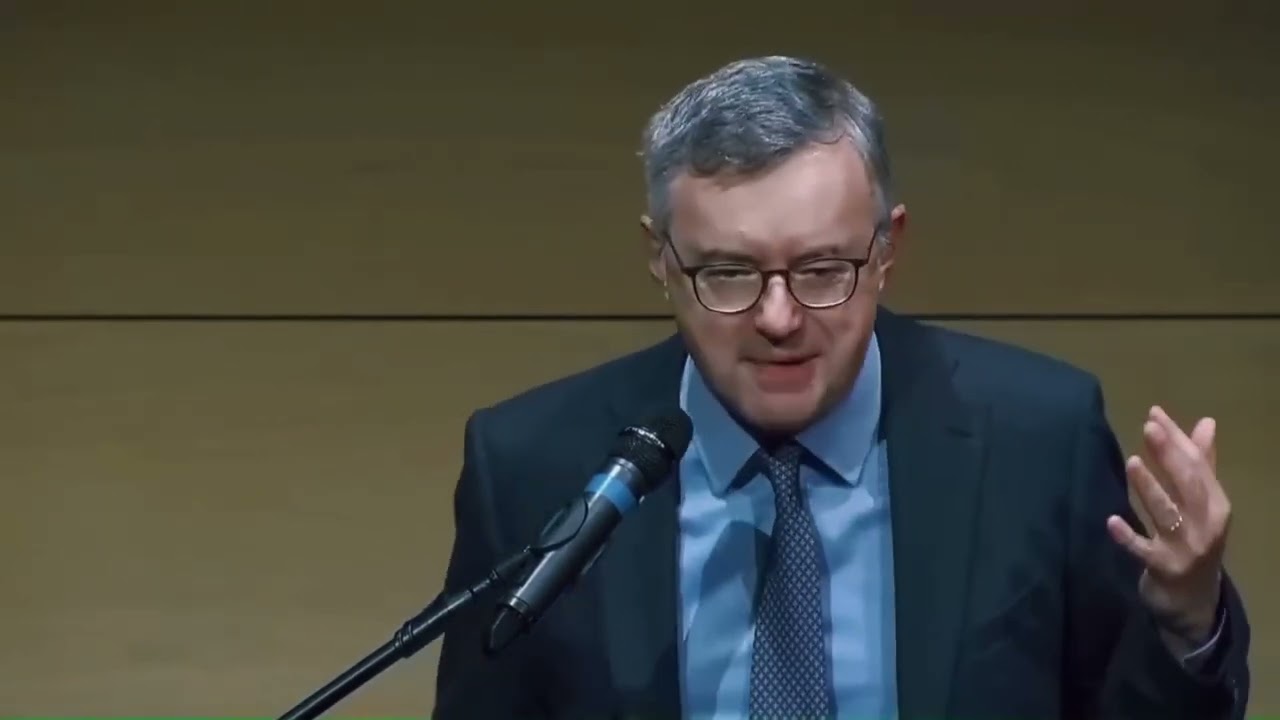 Il totalitarismo (lezione sui totalitarismi spiegati da Alessandro Barbero)