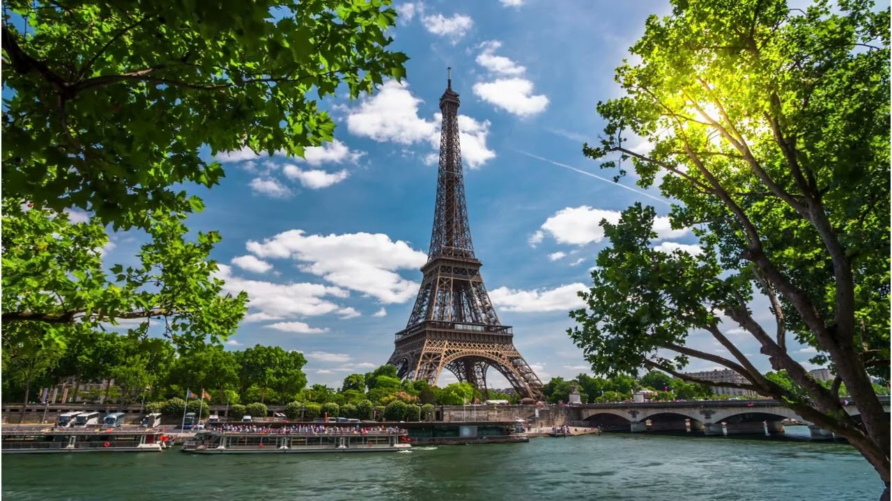 Chic Vibes: French Parisian Music for a Stylish Atmosphere