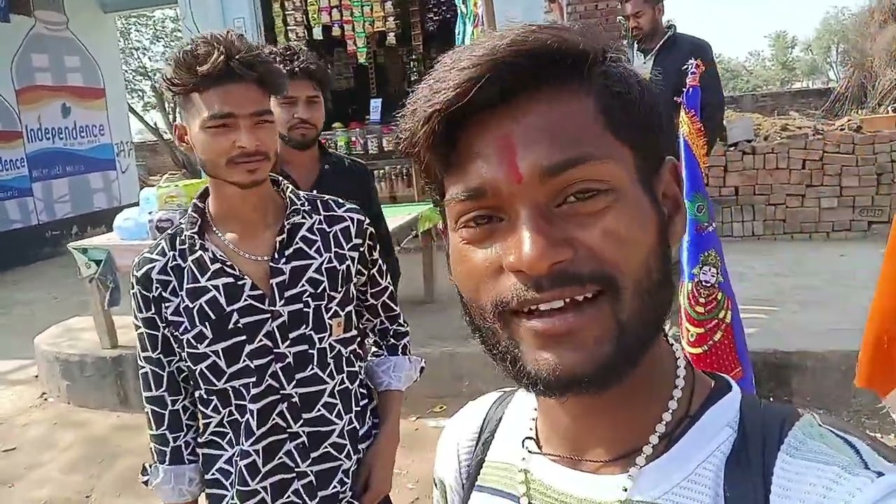 Day 43 Barsana ki ladli ke darshan 👀🙏। Up ke Unnao Ajgain Malao se Pad yatra। #trending #viral #vlog