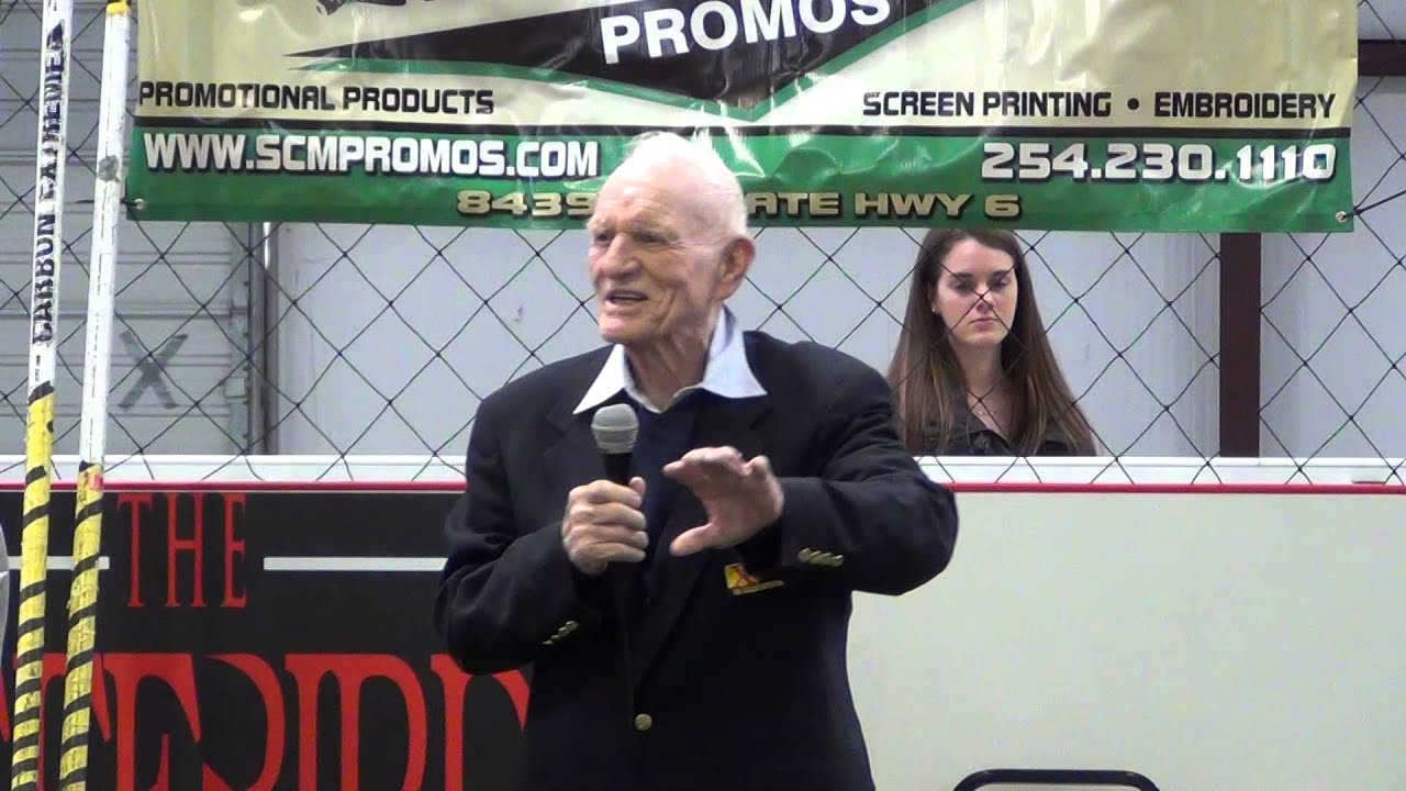 Bob Richards Addresses Crowd at Zero G Elite PV 2015