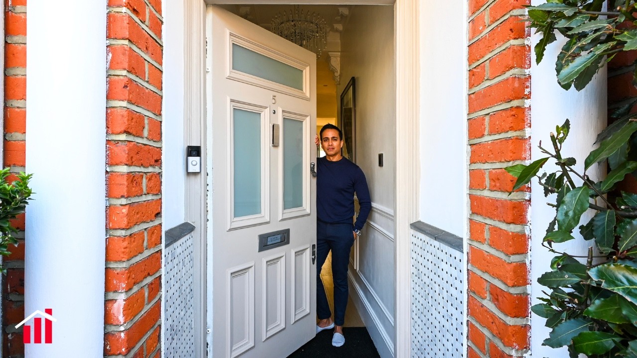 Inside Actor & Interior Designer Val's Beautiful Period Home In South London