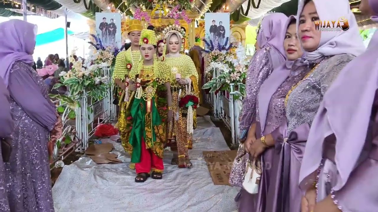 ACAR SPEKTAKULER TEMANG PENGANTEN FERI DAN FITRINA