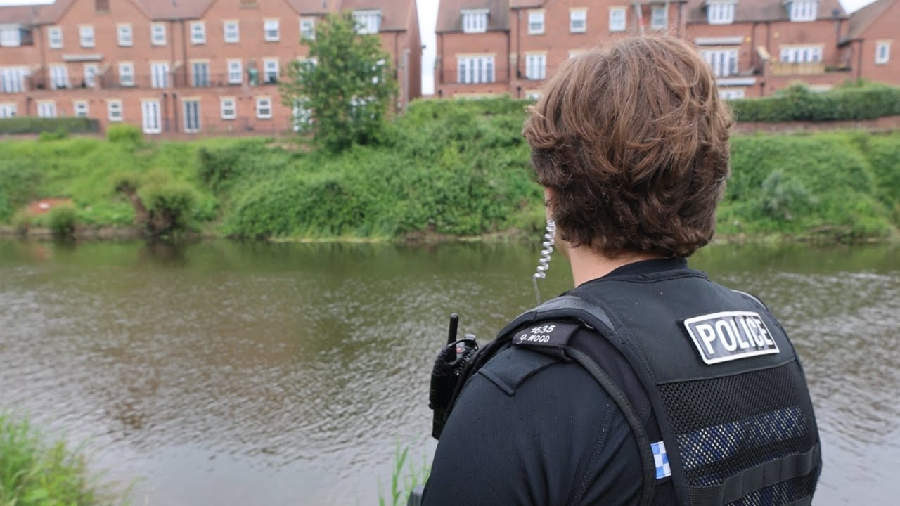 Officers save drowning woman from the River Trent