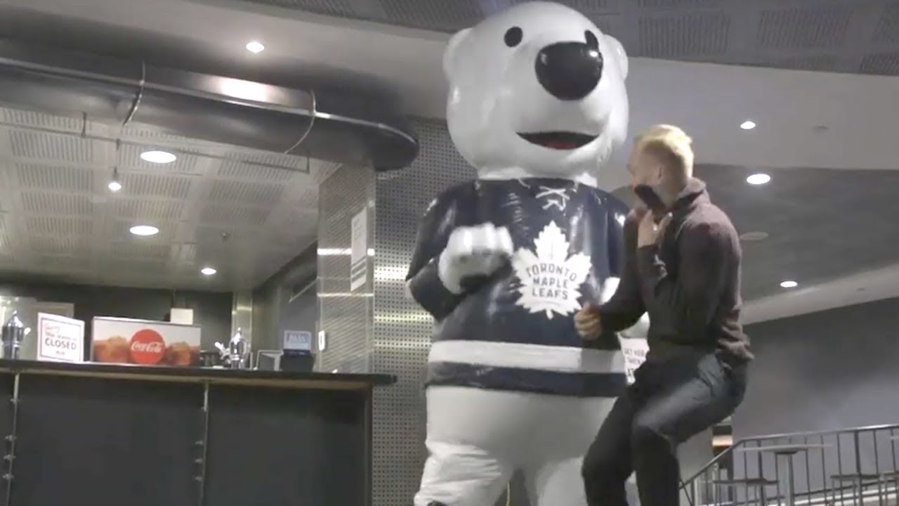 NHL: Scare Pranks