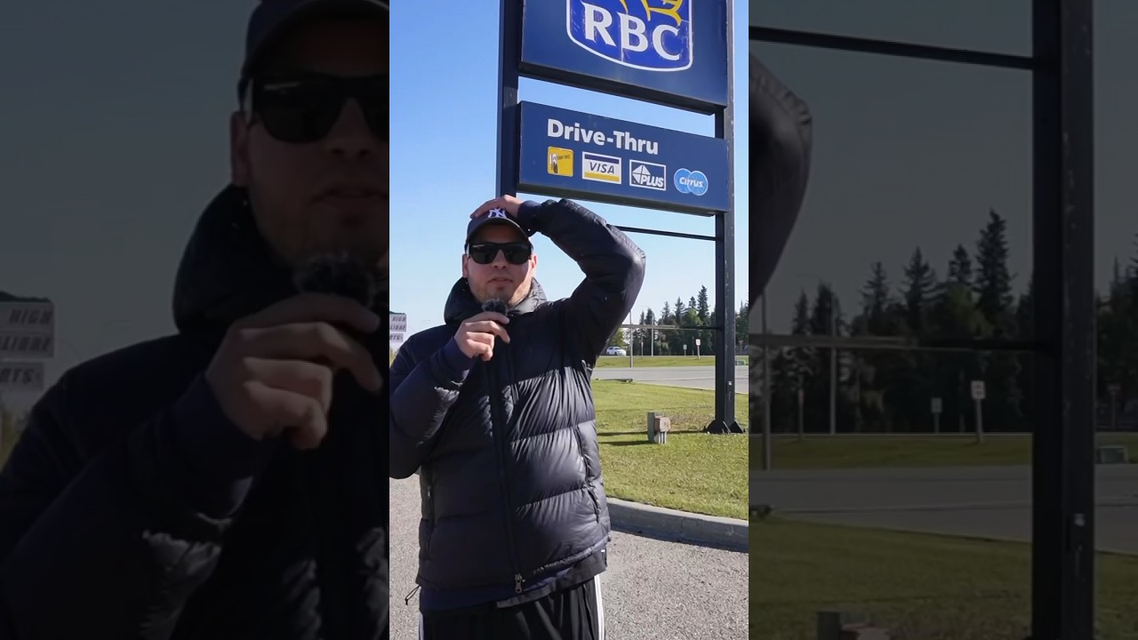 Drive-Thru Bank 😱🏎️💵    #viral #drivethru #fyp #dollar #deutsch #america