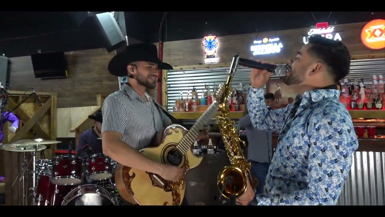 La Alianza Norteña - Dos Botellas De Mezcal (En Vivo)