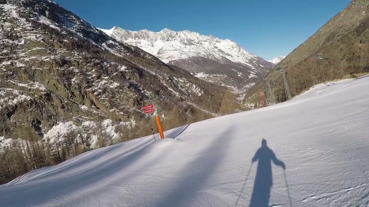 Skiing in Switzerland 2022, Saas-Almagell, red run top to bottom
