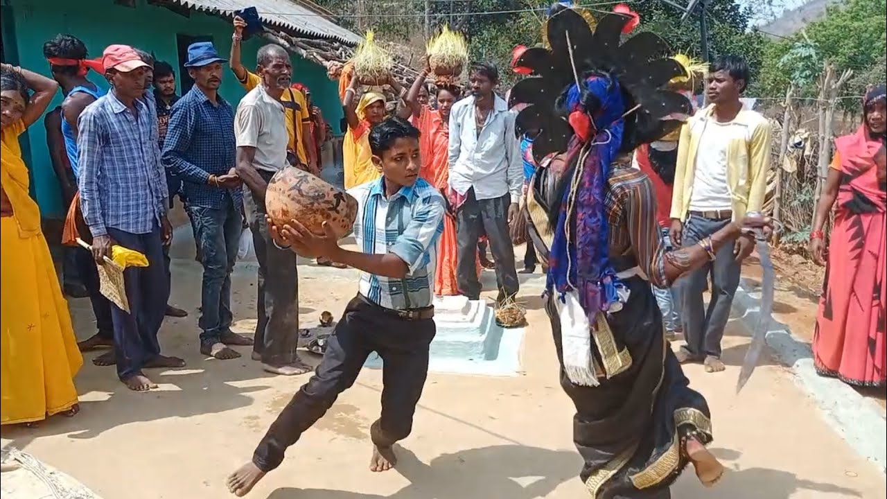 चैत्र नवरात्रि के दूसरे दिन चंदिन देवी मन्दिर में भक्तों की भगत गीत एवं मां काली नृत्य।।नवरात्रि2022