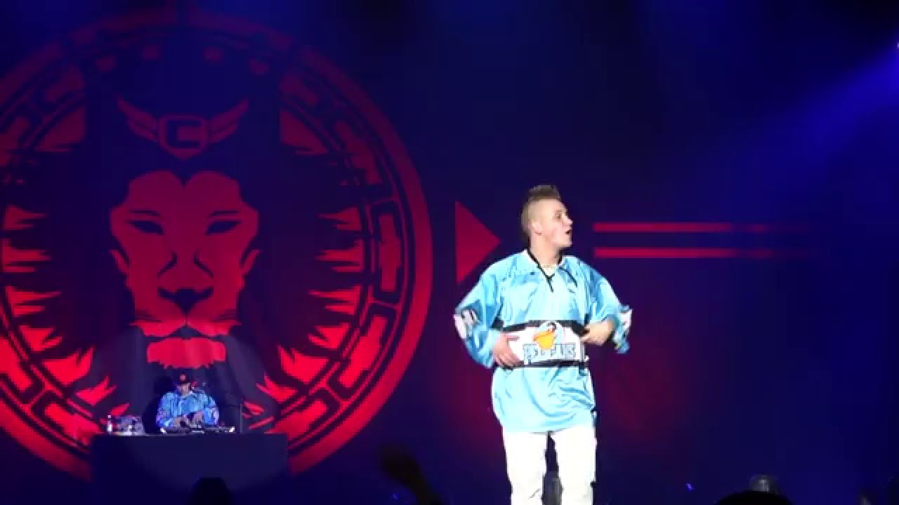 Nikke Ankara - Koska Sä Eroot @ Isku Areena Lahti (6.2.2016)