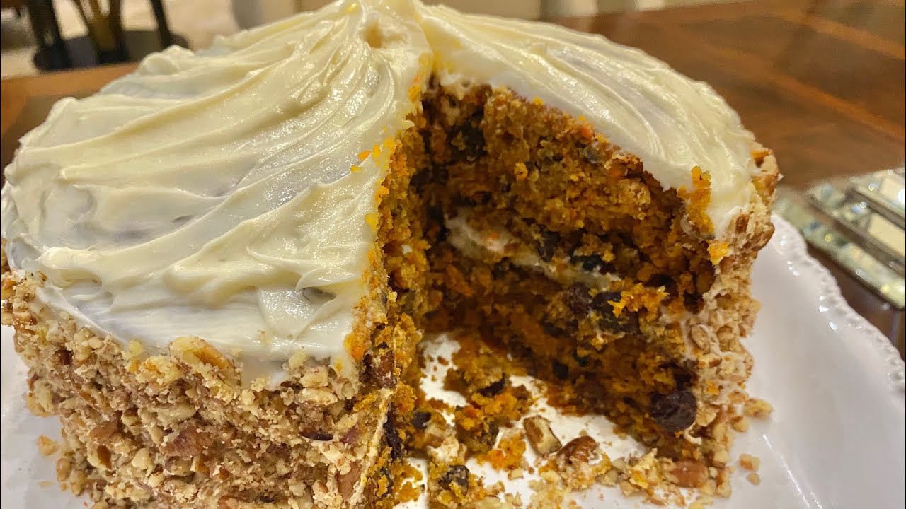 The most delicious and moist carrot cake