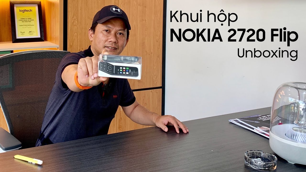 Nokia 2720 Flip Unboxing - Khui hộp Nokia 2720 Flip chính hãng vừa bán ra  đầu tiên tại Việt Nam