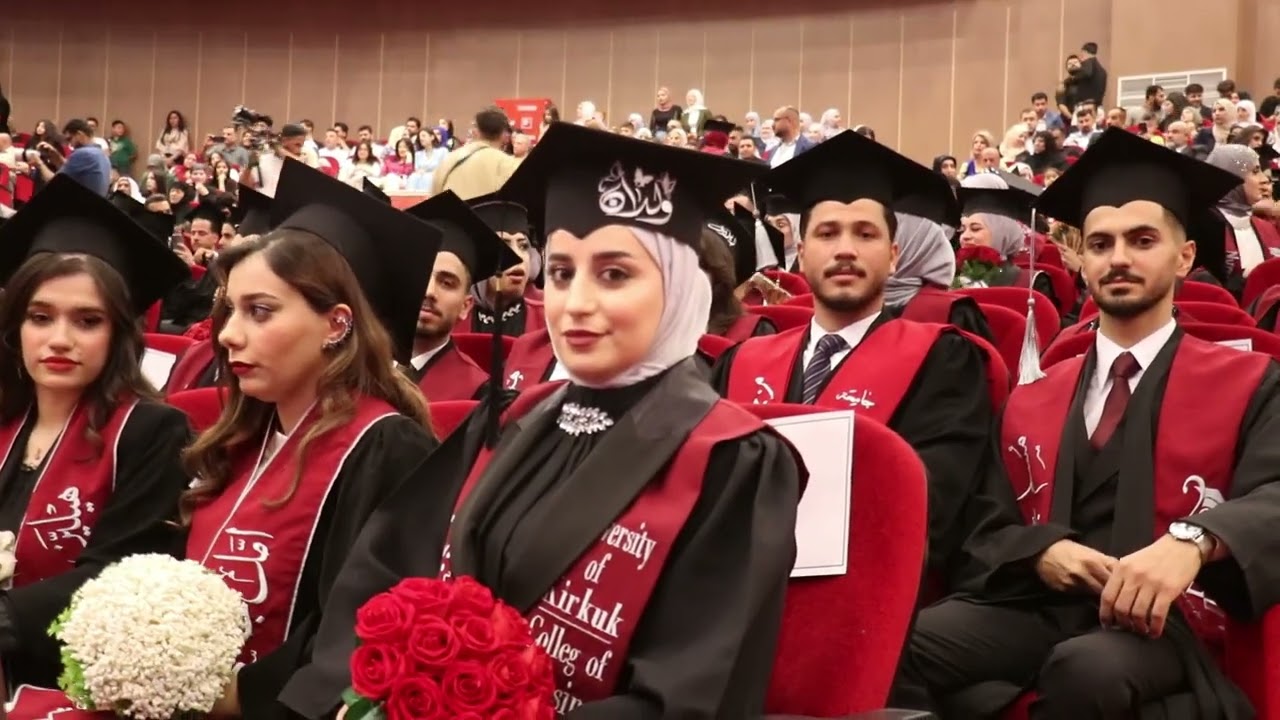 خريجو كلية التمريض في جامعة كركوك يرددون القسم الطبي ويثنون على جهود كوادرهم التدريسية والوظيفية