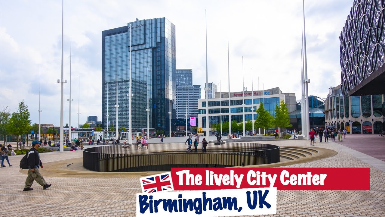 Walk Tour of the lively Birmingham City Centre - Home to a wide range of restaurants and Shops - UK.