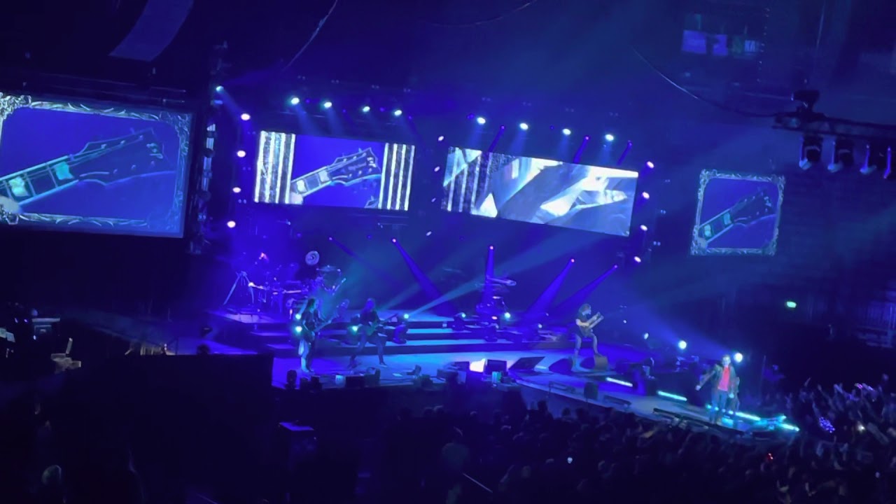 Raskasta Joulua 2021 : Pekka Heino & Kimmo Blom - Heinillä härkien kaukalon