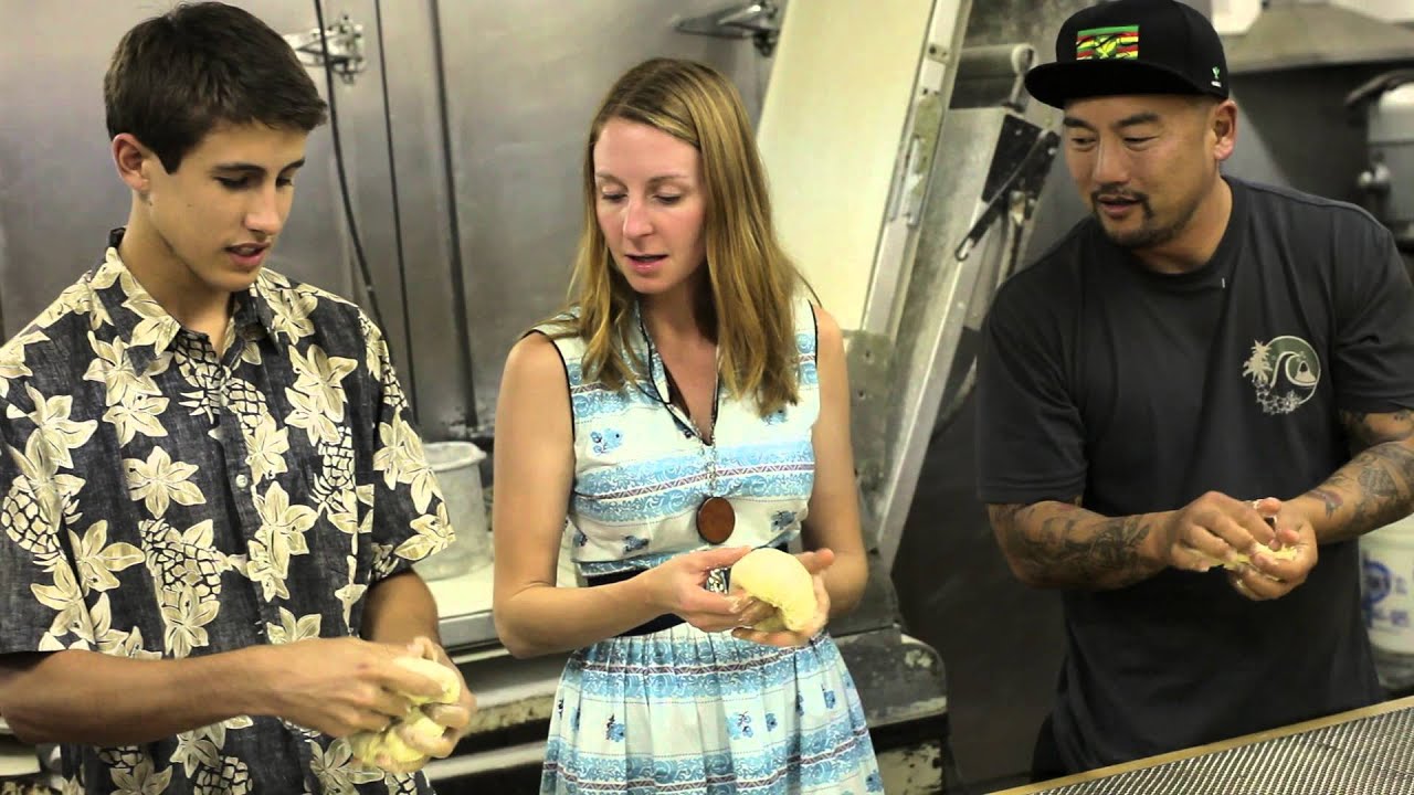 Christina & Roy Go To Hawaii, Part II: Let's Make Malasadas!