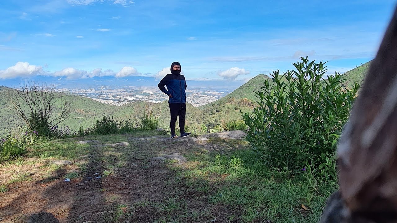 Sierra de Guadalupe, camino hasta el mirador más alto.