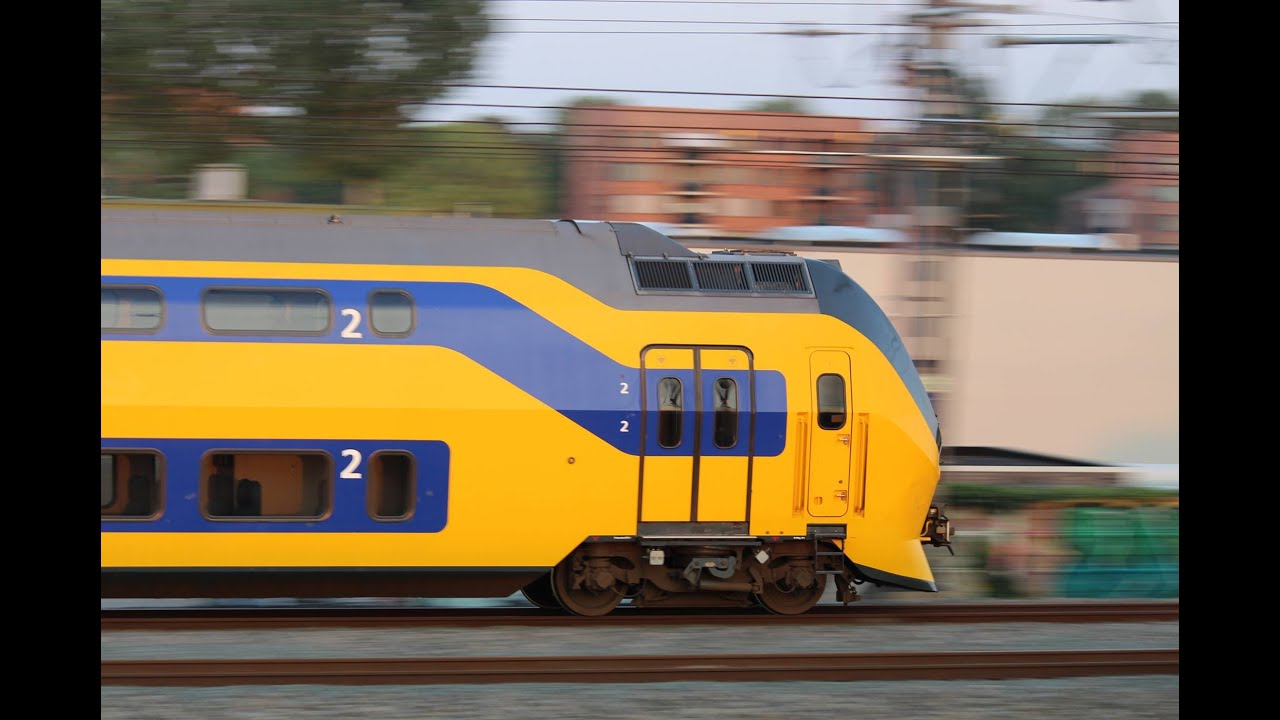 Leuk omroepbericht! Wat je allemaal niet moet vergeten in de trein...