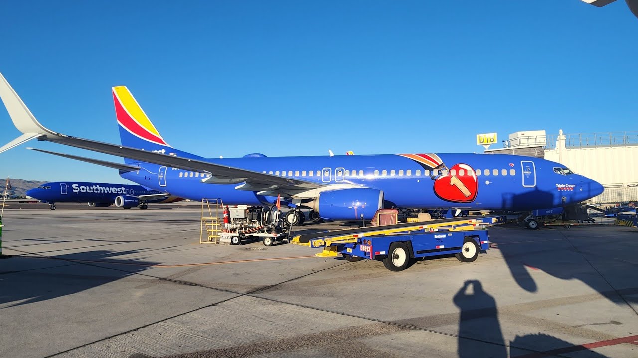 Разворот: из BOI в CMH с 737-800 «Triple Crown»