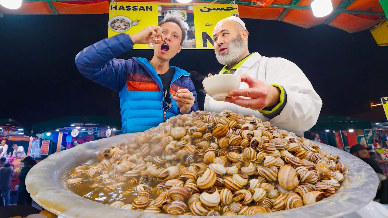 Moroccan Street Food 🇲🇦 Night Market Tour in Marrakesh, Morocco (Jema El Fnaa Square)