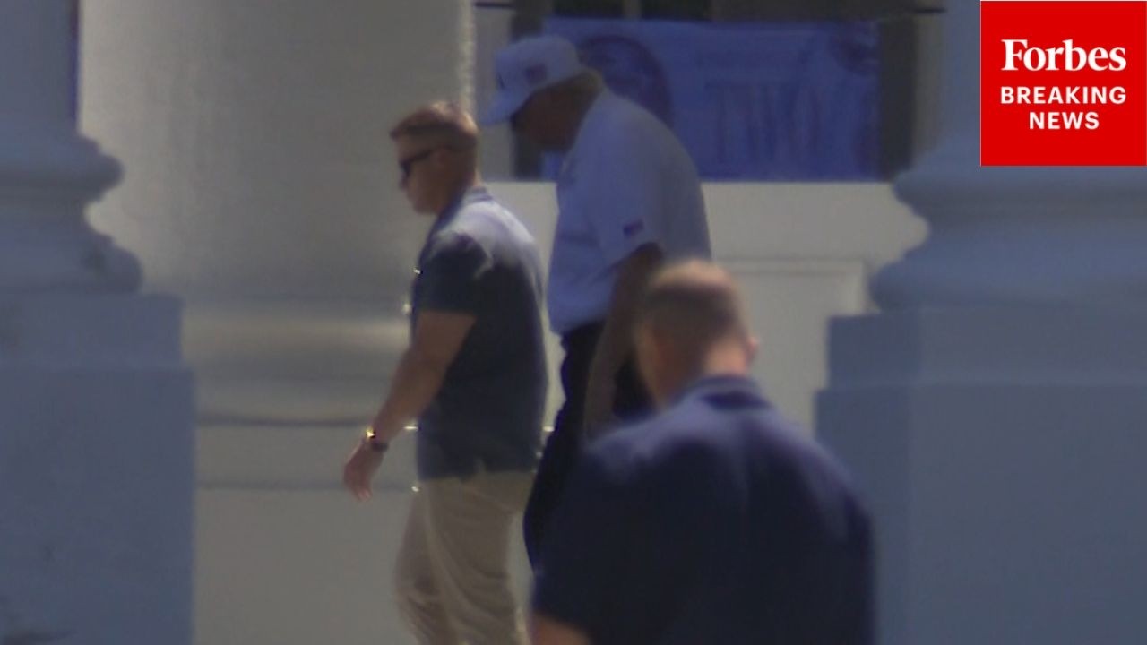 BREAKING NEWS: President Trump Departs The White House En Route To Trump National Golf Club