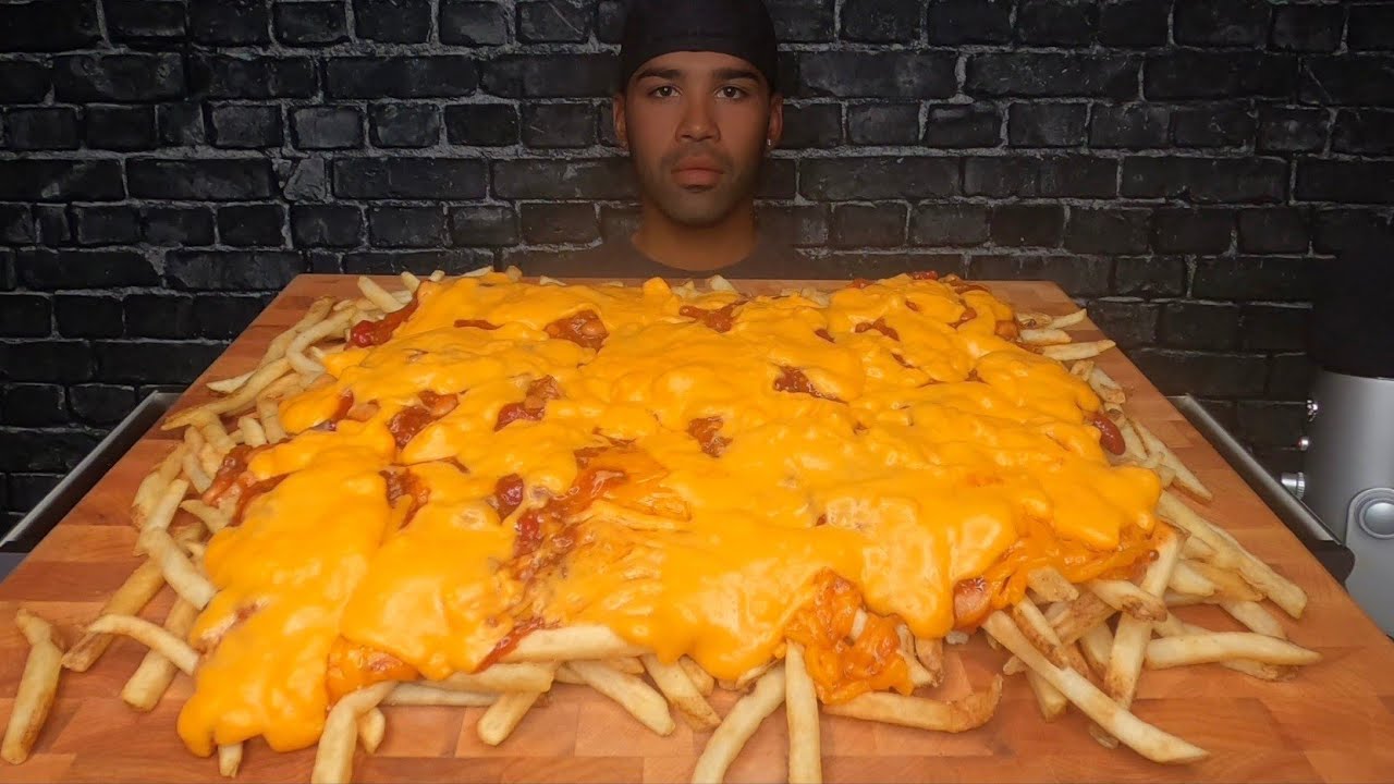 (ASMR NO TALKING) CHILI CHEESE FRIES MUKBANG